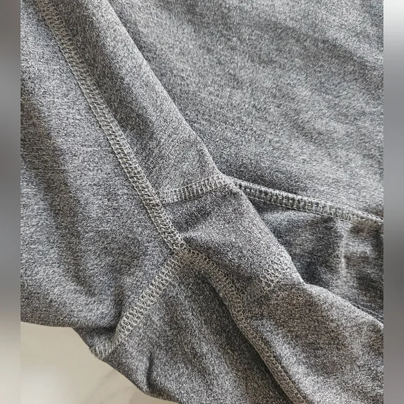 Lululemon Size 4 - Picture 3 of 6